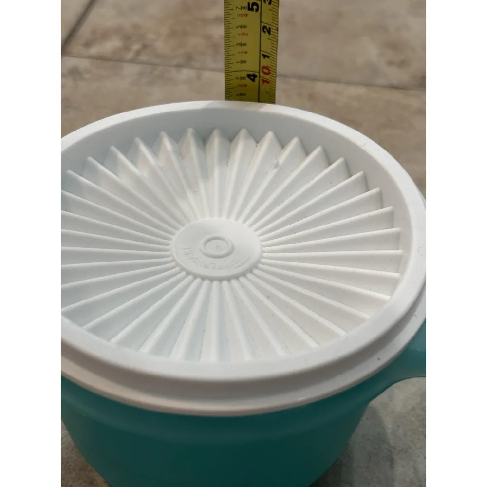 Tupperware Servalier Bowls 20oz Set of 2 Teal Blue Sunburst Instant Seals Mexico